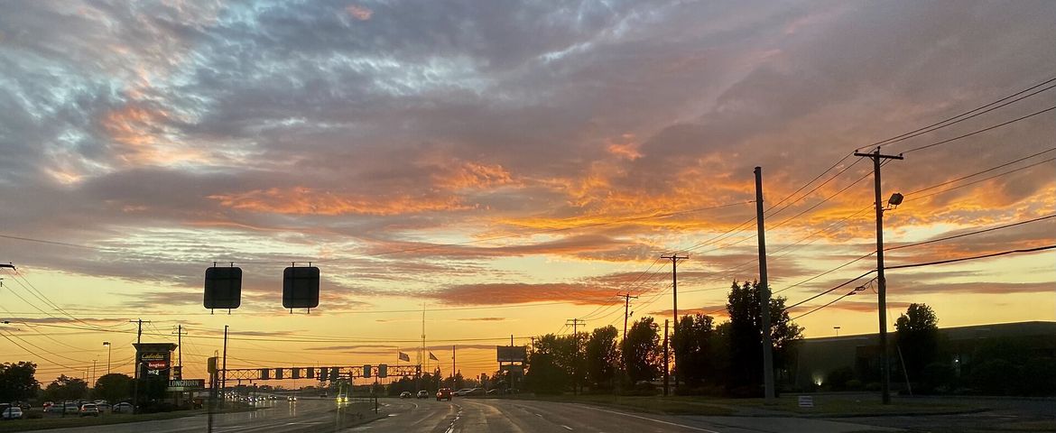 Computer Repair Serving Cheektowaga, NY Sunset over Walden Avenue in Cheektowaga, NY